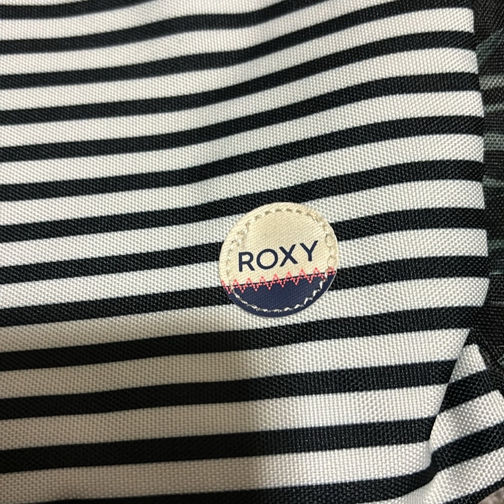 BNWT Roxy back pack - Picture 3 of 8